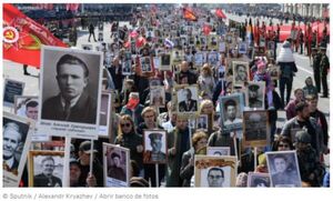 77 aniversario de la victoria del Ejército Rojo sobre la Alemania nazi: El Regimiento Inmortal marcha por las calles de Moscú