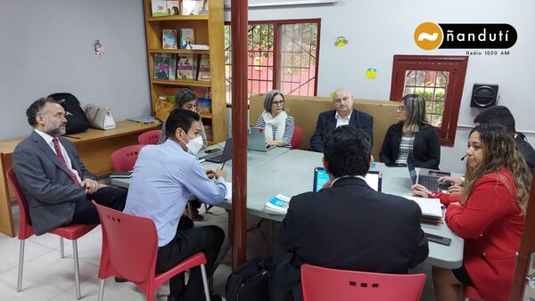 Diario HOY | Padres se reunirán con ministro del MEC: exigen tener representación en el colegio