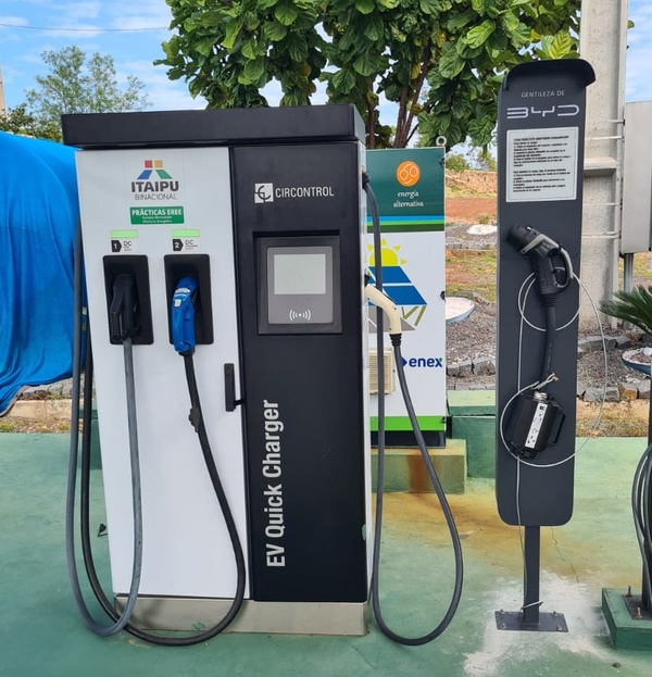 Se instaló adaptador de recarga para autos eléctricos en la estación de Piribebuy - .::Agencia IP::.