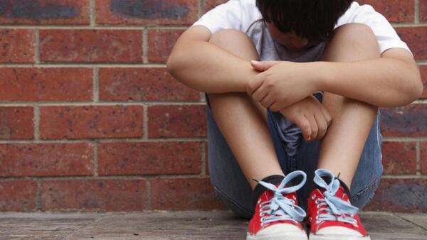 Diario HOY | Otro terrible caso de abuso en una escuela: “Me dijeron: señora tu hijo ya no es virgen”