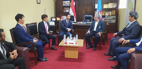 Empresarios coreanos se reúnen con el gobernador del Guairá - Noticiero Paraguay