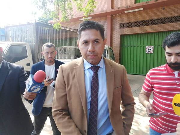 Abogado dice que más personas podrían ser imputadas tras allanamiento a colegio de Lambaré - PDS RADIO
