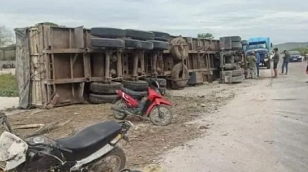 Dos adultos y una niña mueren en accidente rutero en Vallemí