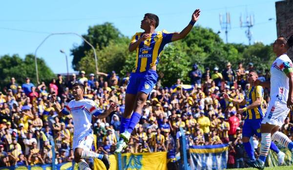 Crónica / Luqueño se siente "robados" por arbitraje ante Iteño