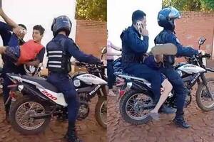 Crónica / [Vídeo] Detenido fue llevado a la comisaría sobre moto “de costado”