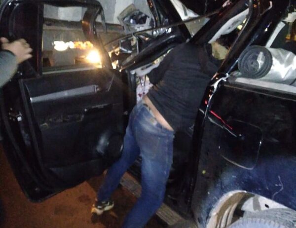 Conductor de camioneta fallece al estrellarse contra tractocamión que transportaba columna de hormigo – Diario TNPRESS
