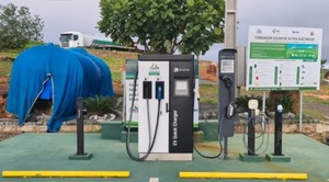 Instalan adaptador de recarga para autos eléctricos en estación de Piribebuy