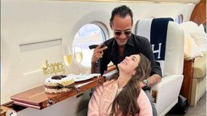 Marc Anthony sorprende a Nadia Ferreira en su cumpleaños