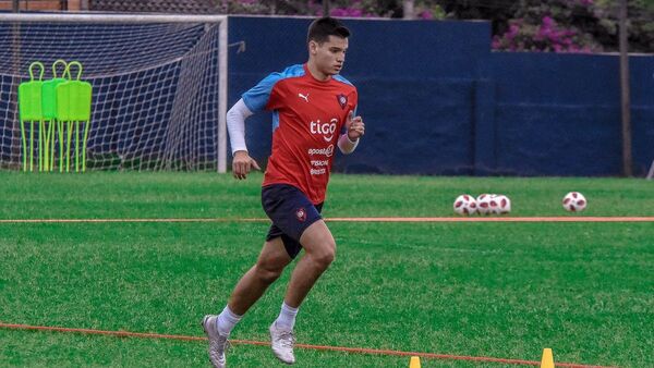 Damián Bobadilla está "siempre predispuesto a aprender"