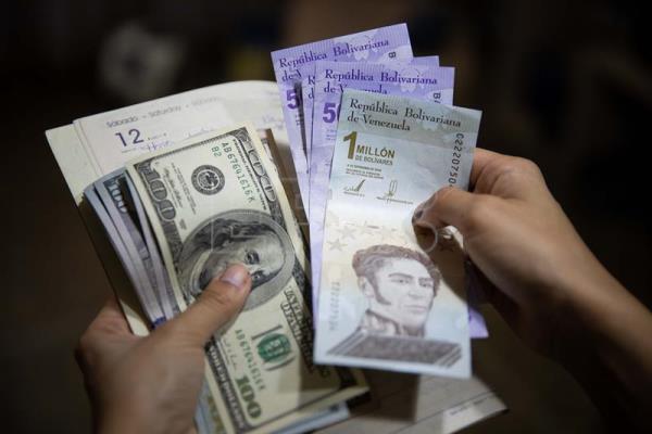 Venezuela supera hiperinflación que sostenía desde el 2017