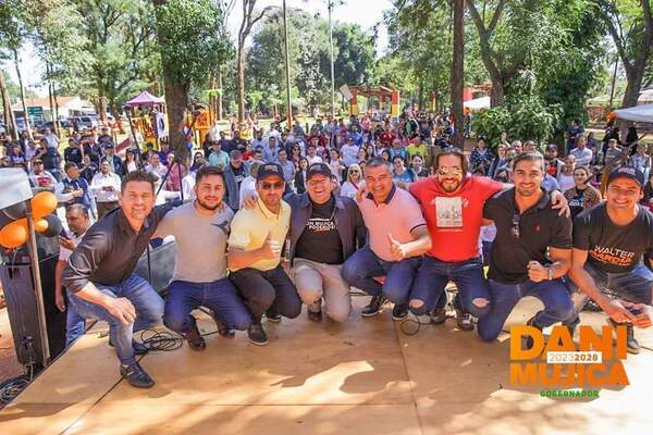 Gran concurrencia en encuentro con Dani Mujica y su equipo - La Clave