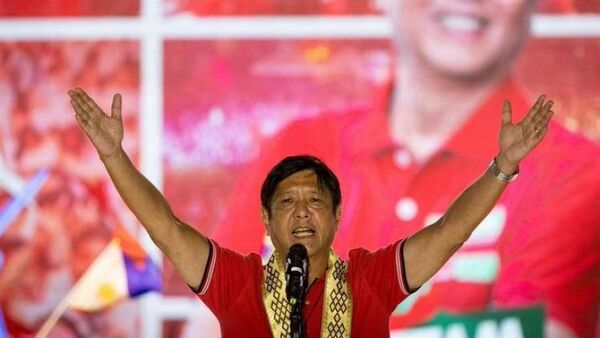 "Bongbong" Marcos, el hijo del exgobernante militar Ferdinand Marcos que trae a la familia de vuelta al poder