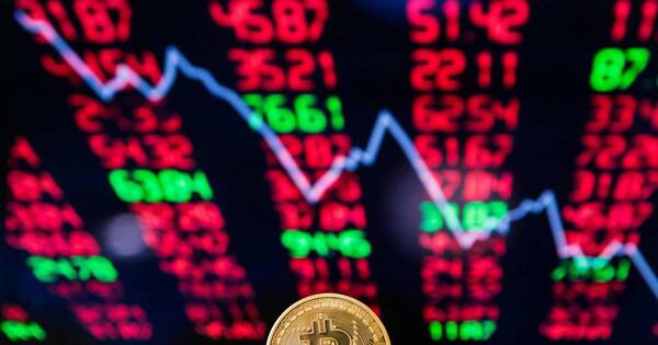 La Nación / Gobierno salvadoreño compra 500 bitcoines por baja de precio