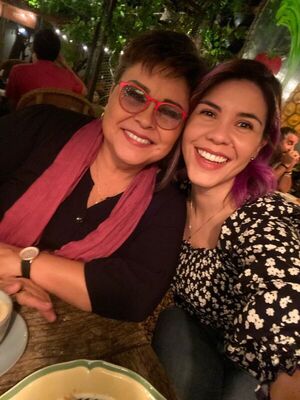 El emotivo reencuentro de Lizza Bogado con su hija Jessica - Gente - ABC Color