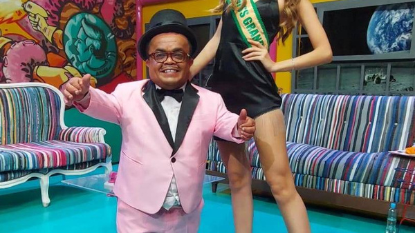 Crónica / Dr. Love: "Elegí este color de traje porque me dijeron que atrae a las chicas"
