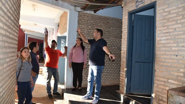 Colocan cámaras en escuela para que padres controlen desde el celu