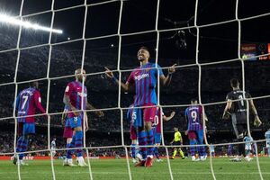 Dembélé guía al Barcelona la noche que Araujo da el susto - Fútbol Internacional - ABC Color