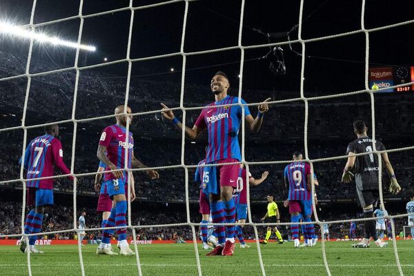Dembélé guía al Barcelona la noche que Araujo da el susto - Fútbol Internacional - ABC Color