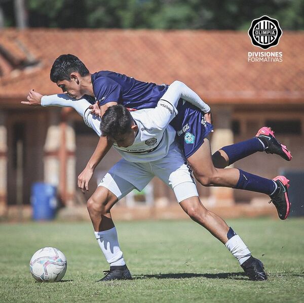 Olimpia no suelta la cima en la Sub 15 - Fútbol - ABC Color