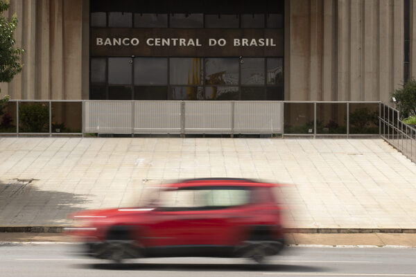 Los empleados del Banco Central de Brasil deciden mantener huelga escalonada - MarketData
