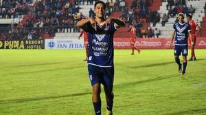 Crónica / Ameliano no tuvo respeto por el "General": 3-0 contundente