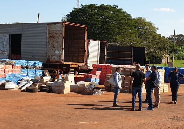 Carga de cigarrillos decomisada en Algesa de CDE - Nacionales - ABC Color