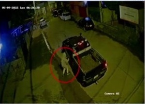 Atropelló con camioneta la pared de una casa - SNT