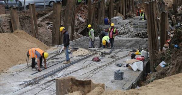 La Nación / Avanzan obras de desagüe pluvial sobre la Avda. Molas López en sus cuatro frentes