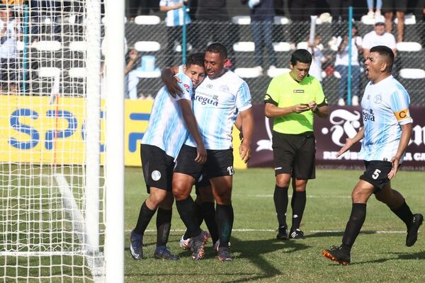 El 8 de Setiembre, primer clasificado en la Copa Paraguay - Fútbol - ABC Color