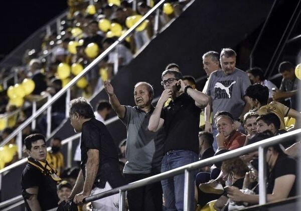 Marcelo Pecci enluta al “mundo aurinegro” - Fútbol - ABC Color