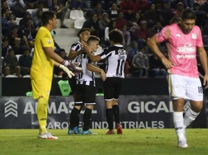 Libertad  golea y se mantiene como líder del apertura - .::Agencia IP::.