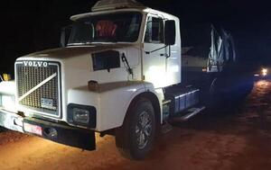 Roban camión y luego lo abandonan sin la carga en Campo 9 – Prensa 5