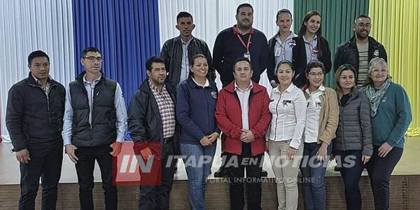 CARLOS A. LÓPEZ RECIBE A SECRETARIOS DE TURISMO DE ITAPÚA