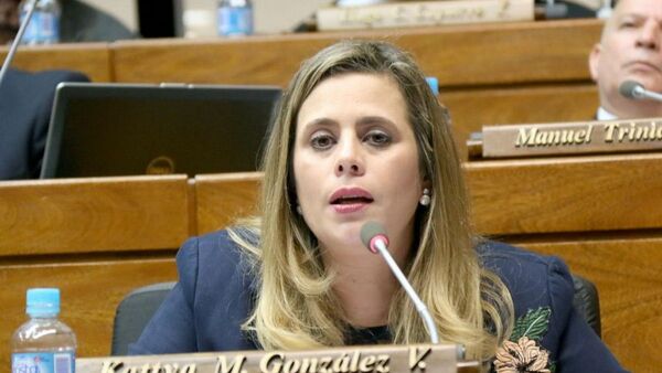 El 80% de diputados responden al crimen organizado, afirma Kattya