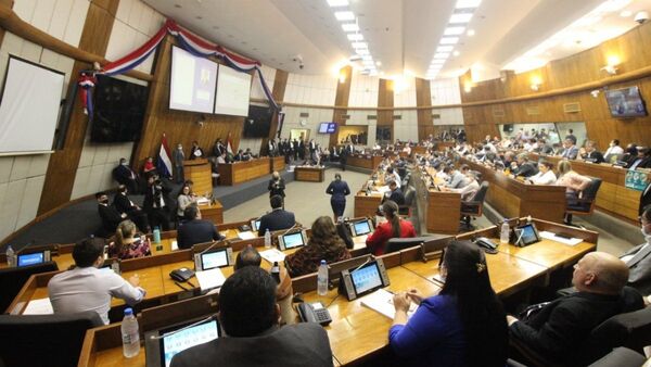 Los siete diputados sancionados por ausencias en sesiones