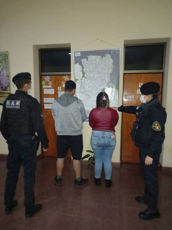 Crónica / Ponían a su auto chapa de ashá para cargar combustible más barato