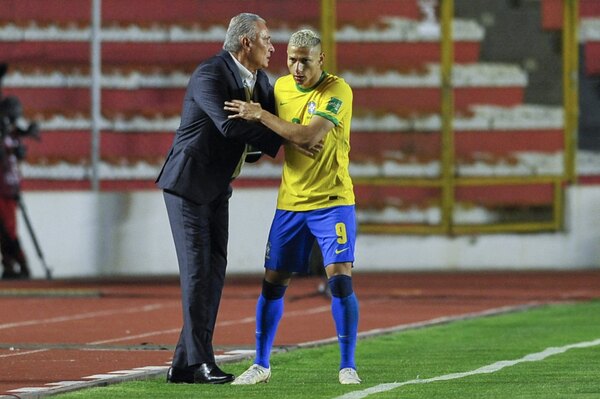 Tite pide perdón a Bolivia por considerar 'inhumana' la altura de La Paz