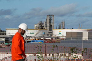 La brasileña Petrobras ampliará su mayor refinería para producir más diésel - MarketData