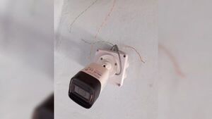 Profe cortó cable de cámara de seguridad que colocaron en escuela tras casos de abuso