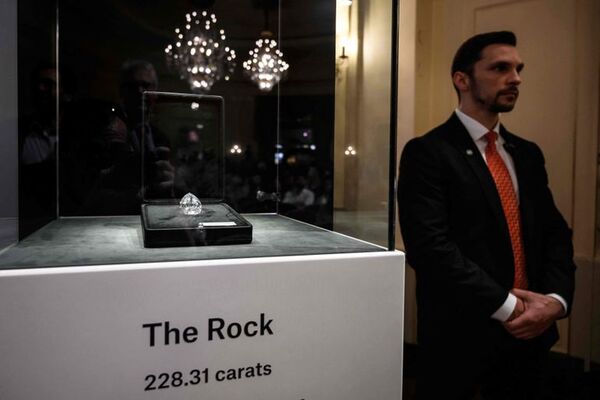 El diamante blanco más grande jamás subastado supera los 20 millones de euros - Mundo - ABC Color