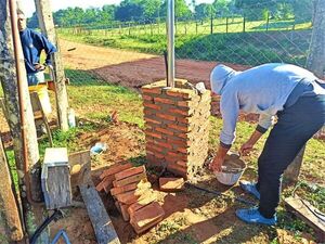 Piden informe a intendente sobre cuestionadas obras en dos escuelas de Carapeguá - Nacionales - ABC Color