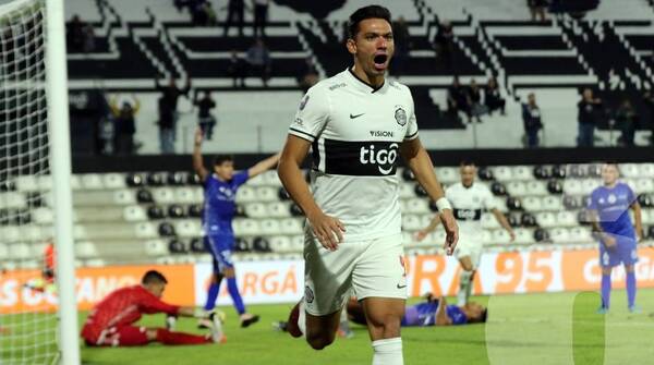 Crónica / Olimpia tumbó apenami a Sol, que jugó con 10 desde el primer tiempo