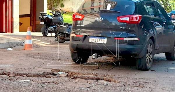 La Nación / Centro comercial de CDE sigue con calles desastrosas hasta hoy