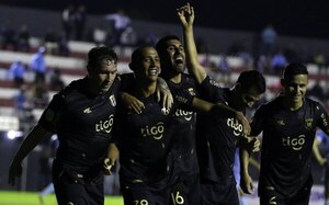 Versus / Un guapo Guaraní reacciona y frena a Resistencia - PARAGUAYPE.COM