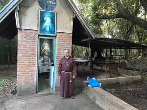 Único Ermitaño del Py que vive en Itacuá cumplió 79 años de vida
