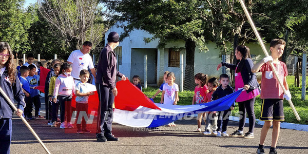 TODO LISTO PARA DESFILES PATRIOS POR EL 14 Y 15 DE MAYO