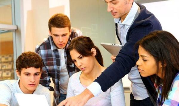 544 estudiantes que se postularon al Programa de Pasantías Universitarias 2022/2023 de Hacienda