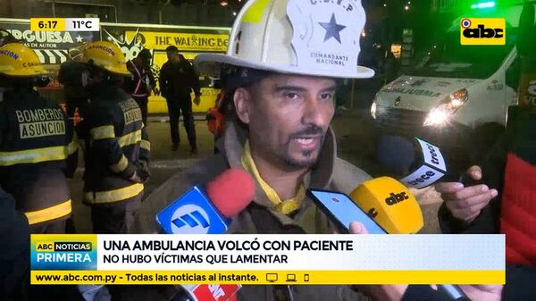 Ambulancia con paciente pediátrico volcó - ABC Noticias - ABC Color