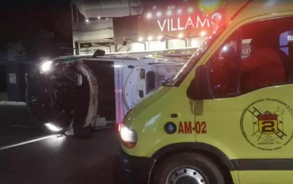 Seis personas resultan heridas tras accidente entre ambulancia y camioneta en Asunción – Prensa 5