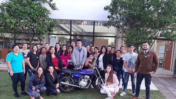 Se le robó su moto y compañeros le regalaron una nueva